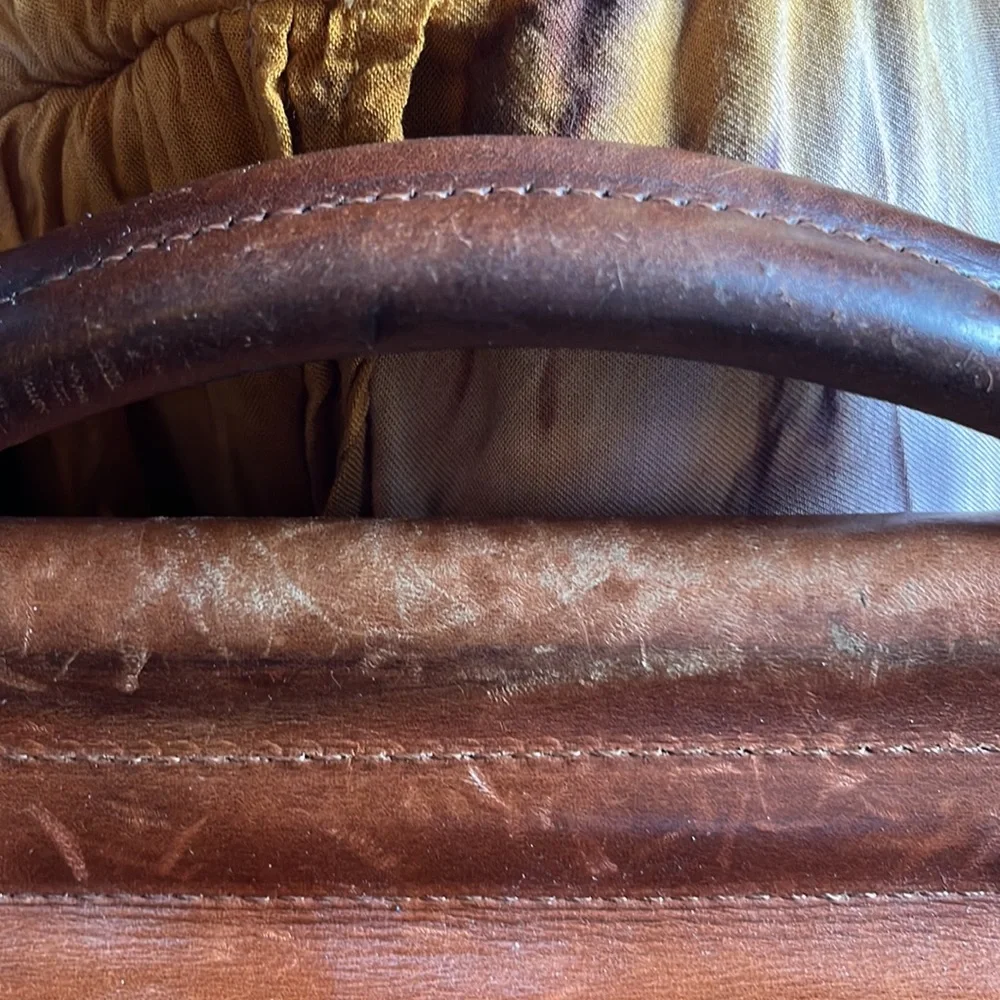 Vintage Wilsons, cognac leather messenger bag. - Picture 7 of 16